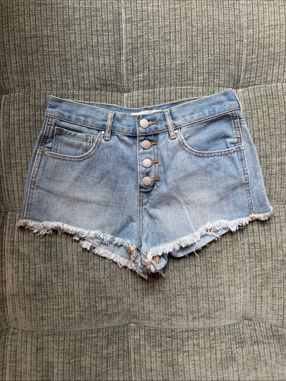 Bullhead Light Wash Button-Fly Frayed Denim Shorts